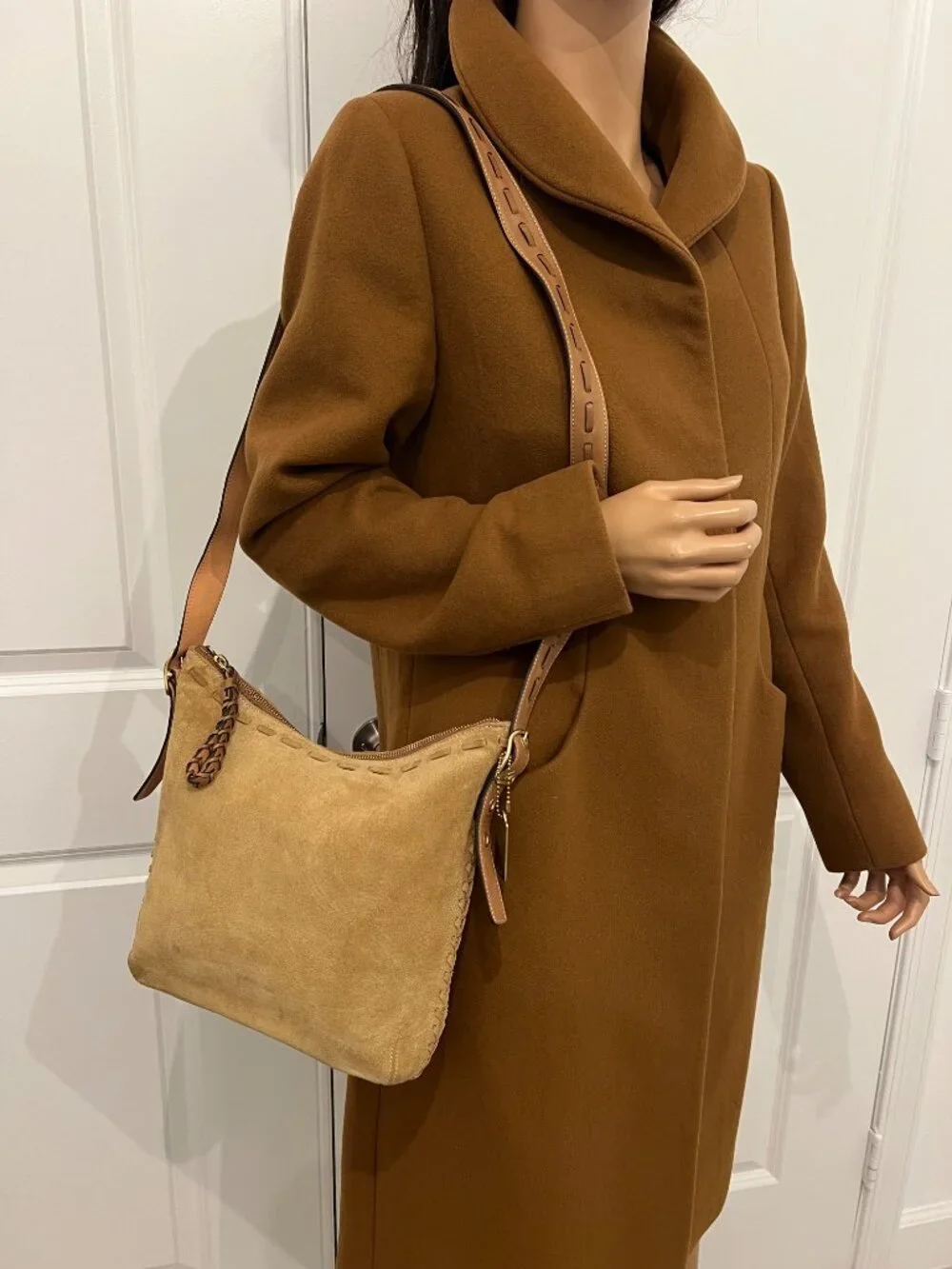 Vintage COACH Suede Leather Tan Messenger Shoulder Bag
